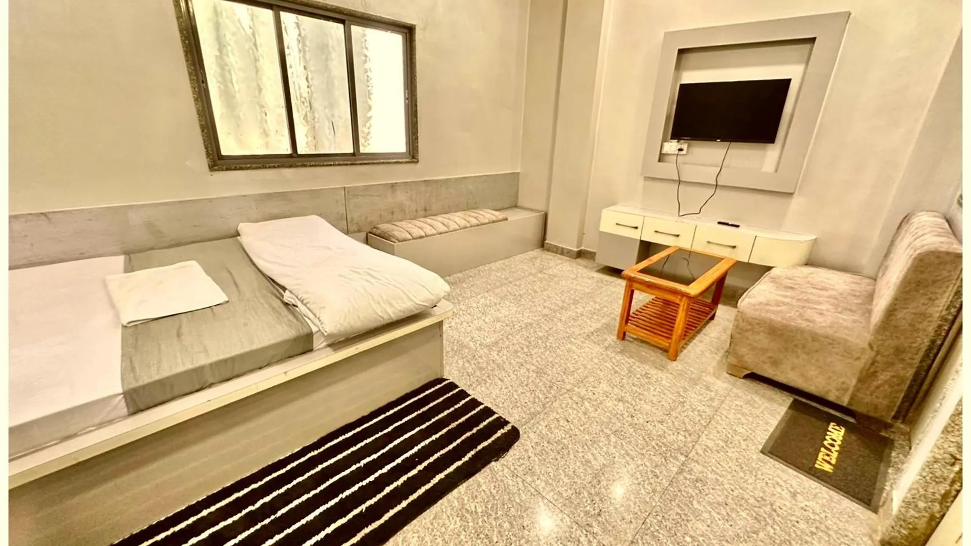 Hotel Prakash Guest House ! Varanasi ! Fully-Air-Conditioned Hotel At Prime Location With Off Site Parking Availability, Near Kashi Vishwanath Temple, And Ganga Ghat